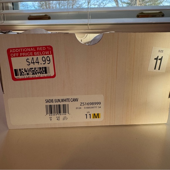 Blowfish Malibu White Floral Sneakers - Picture 8 of 9